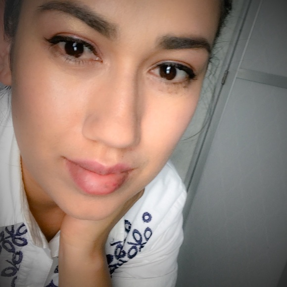 Meet your Posher, Flor - Picture 1 of 4